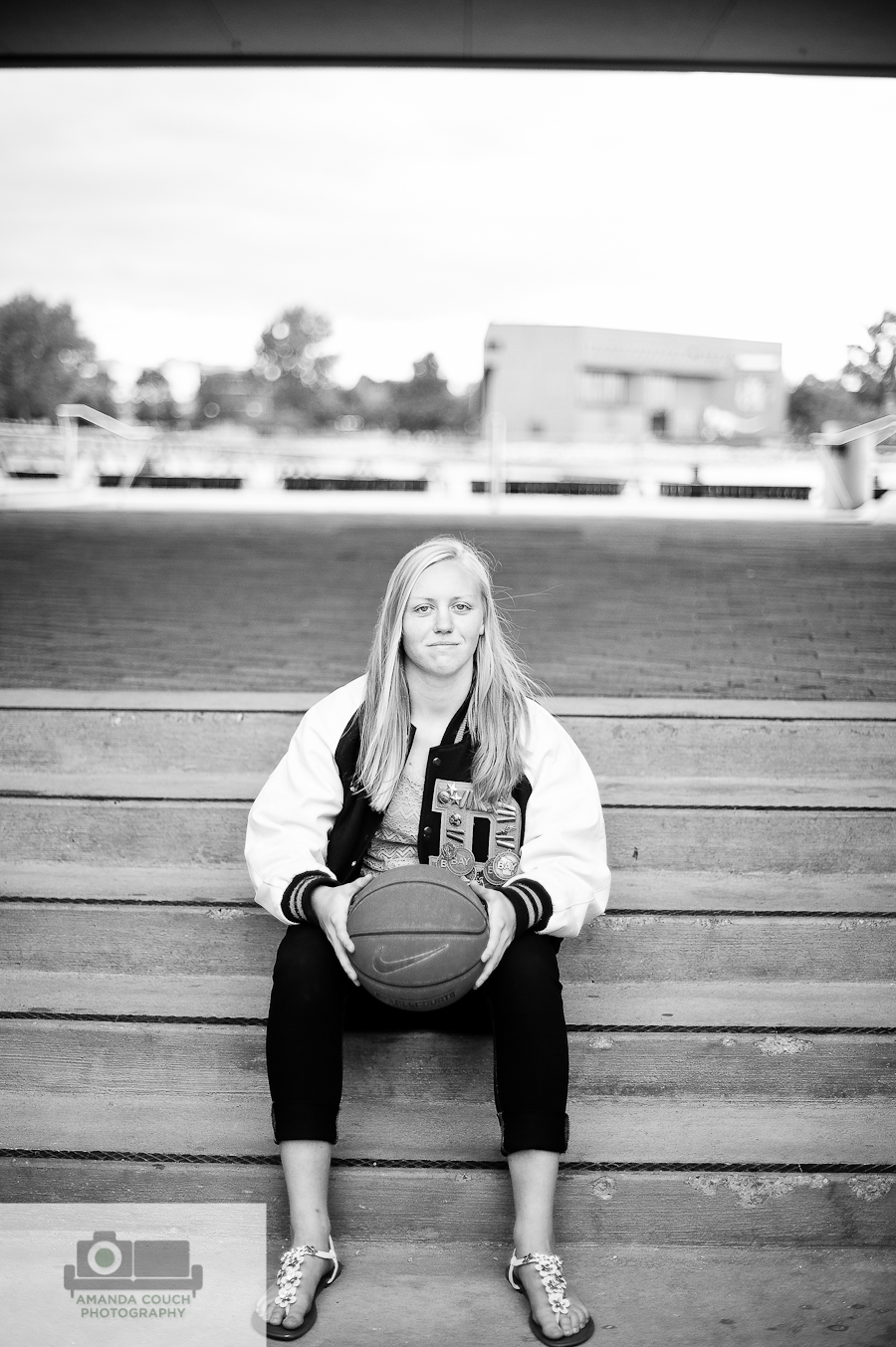 sm Jennifer_8038-Edit bw